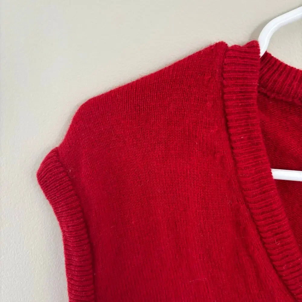Vintage L.L. Bean Men's Red Lambs Wool Sweater Vest Made in Scotland Size L